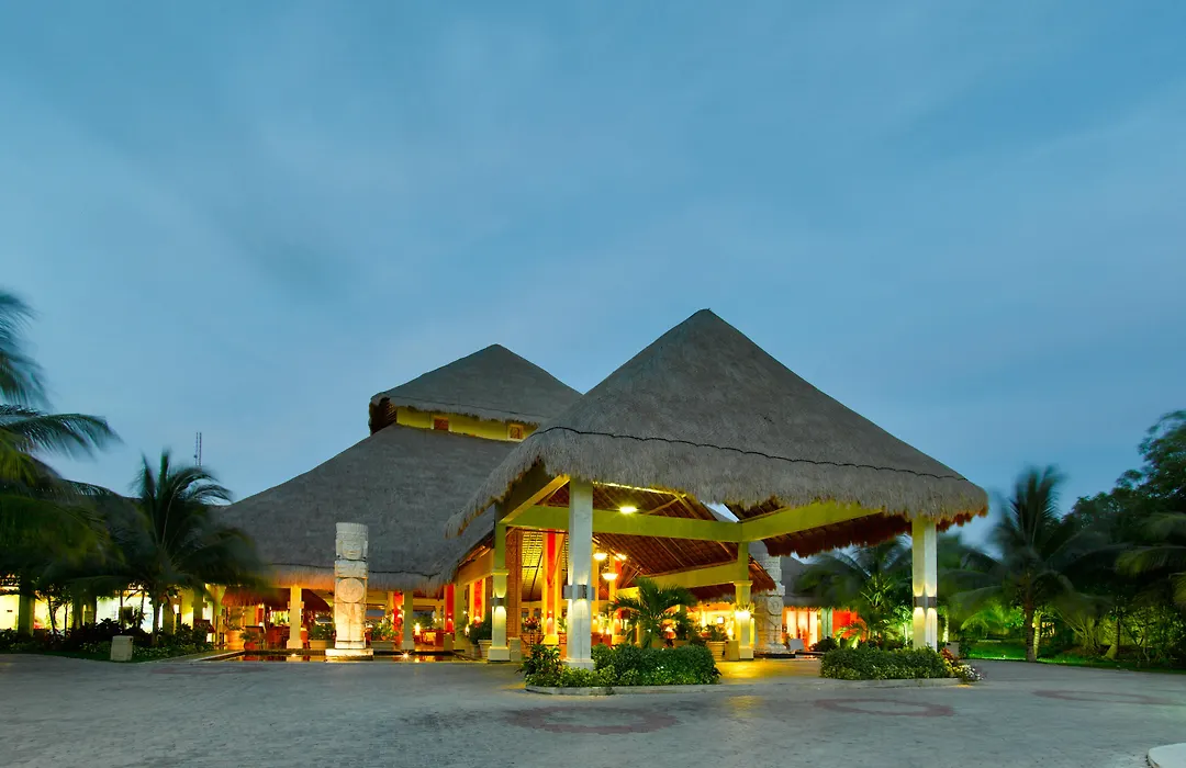 Grand Palladium Colonial Resort & Spa-1