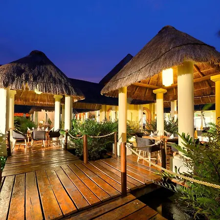 Grand Palladium Colonial Resort & Spa-2